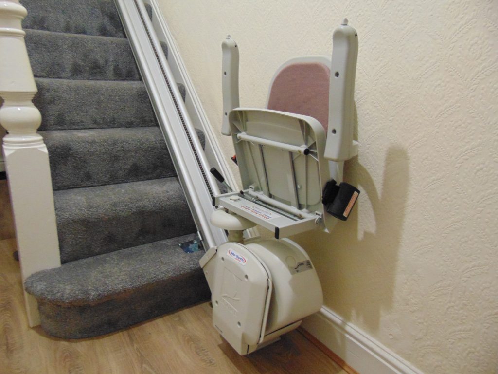 Used Acorn 120 Bottom Of Stairs Folded